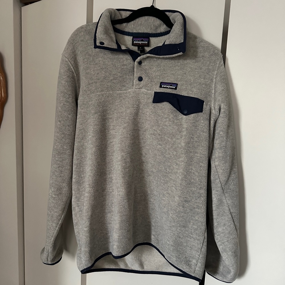 Patagonia Heather Gray and Navy Fleece Pullover